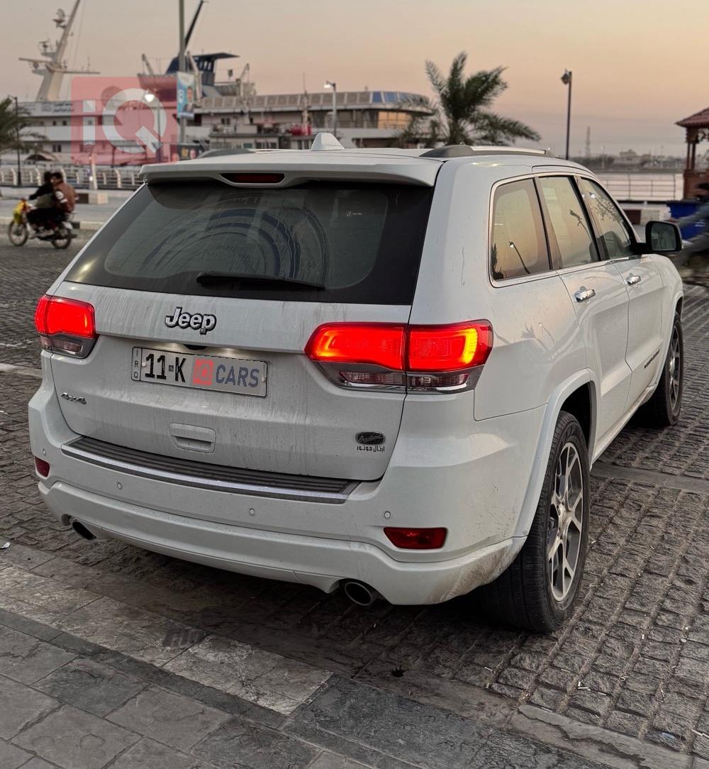 جیپ گراند شیرۆکی